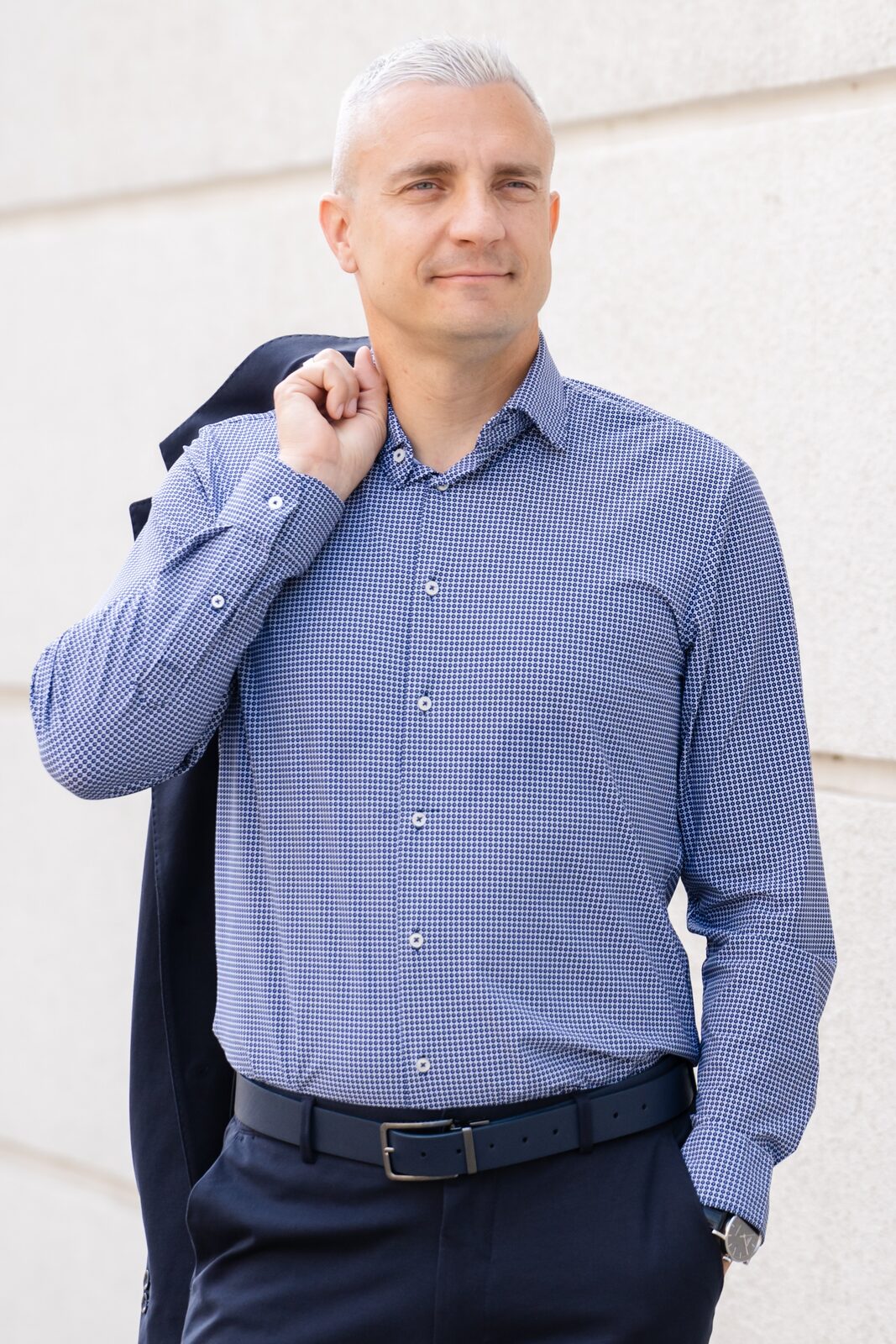 Elasztikus kék/fehér mintás karcsúsított ing